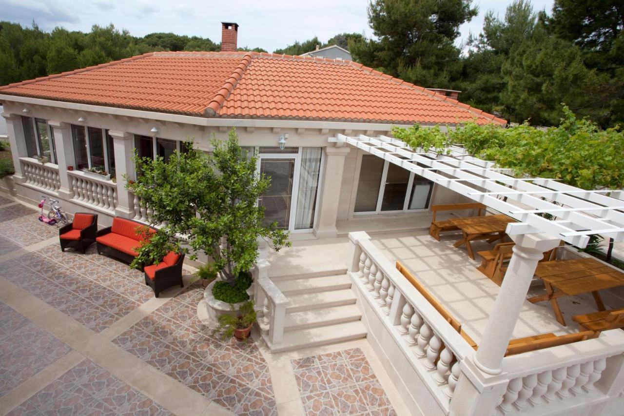 סומרטין Apartments Barba Petra Dvori מראה חיצוני תמונה