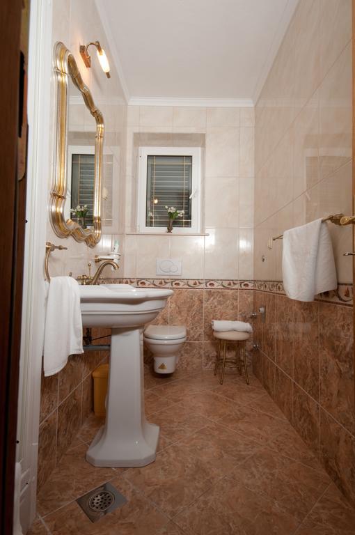 סומרטין Apartments Barba Petra Dvori מראה חיצוני תמונה