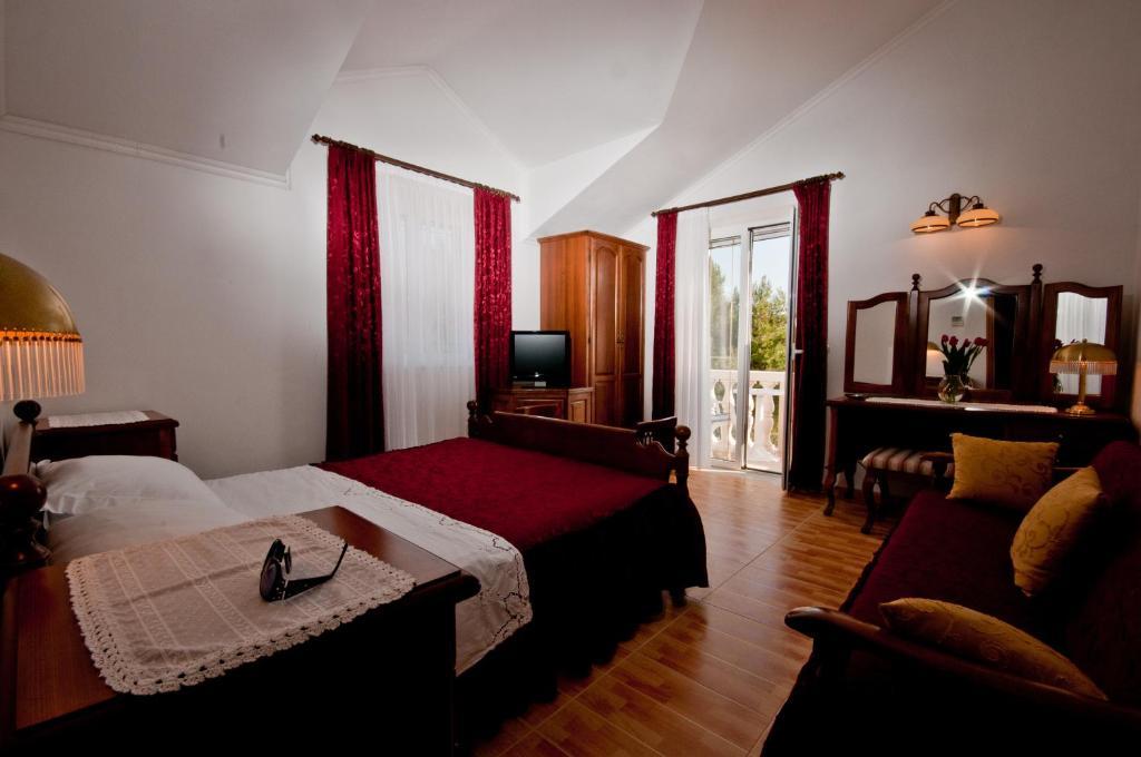 סומרטין Apartments Barba Petra Dvori חדר תמונה
