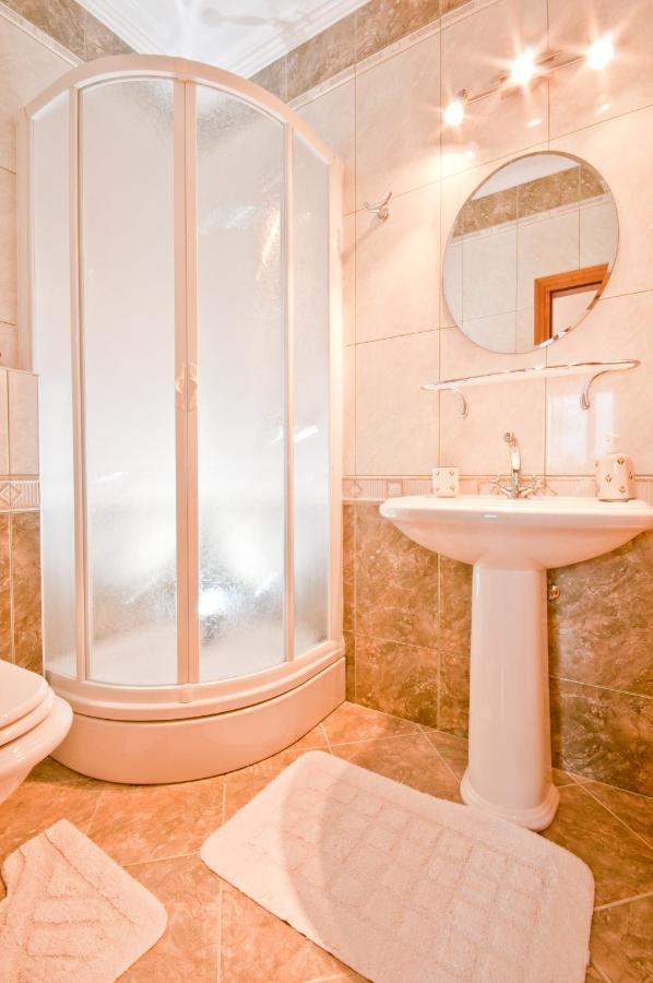 סומרטין Apartments Barba Petra Dvori מראה חיצוני תמונה
