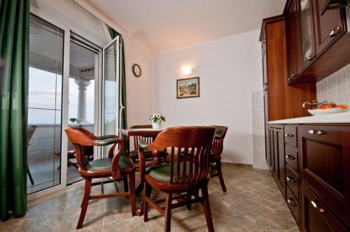 סומרטין Apartments Barba Petra Dvori מראה חיצוני תמונה